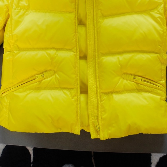 PRADA Womens Jacket with removable hood
Sz 38/US4 -  Yellow - Picture 8 of 9